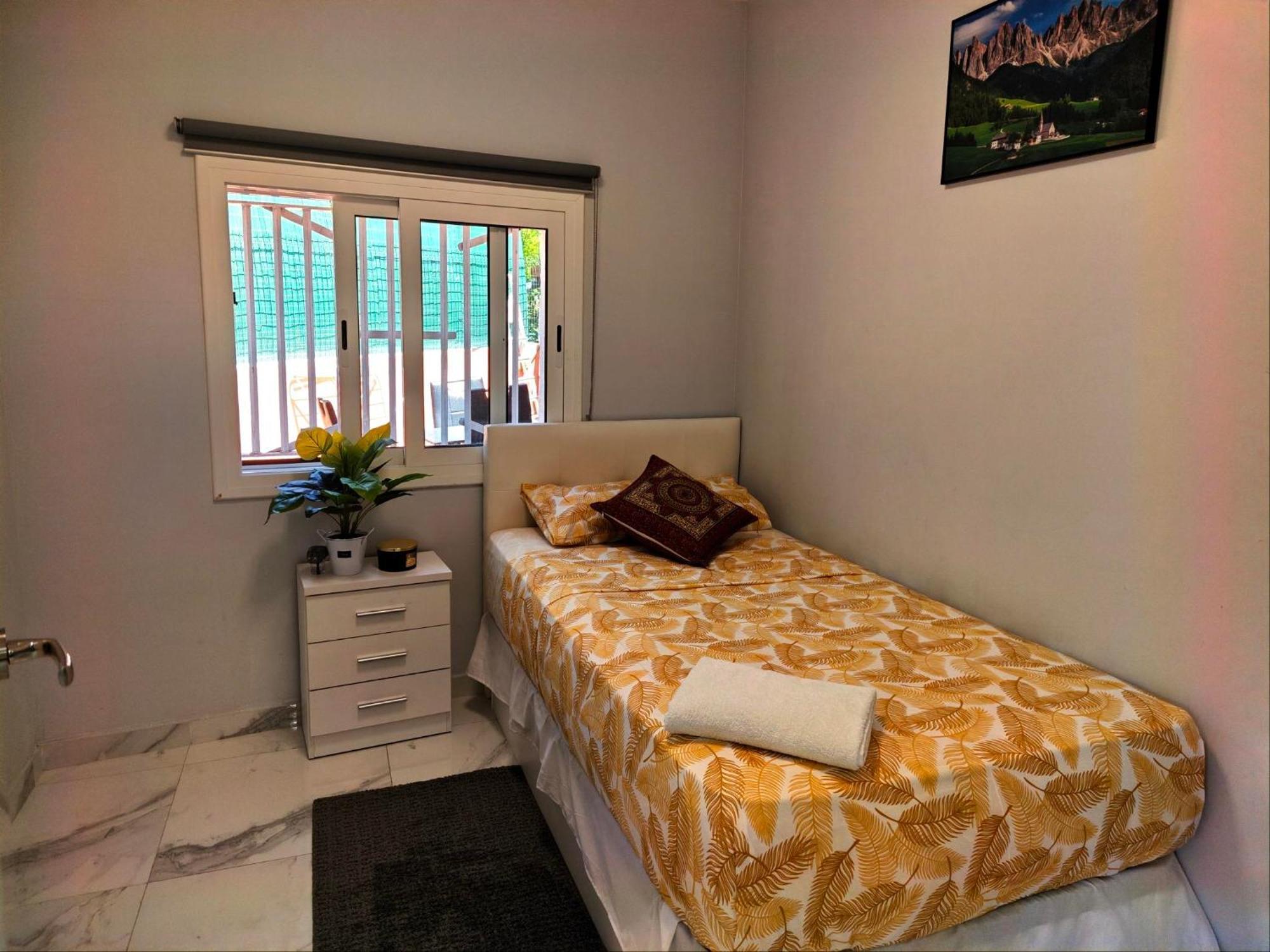 圣埃斯特韦·塞斯罗维尔Relax House Barcelone别墅 外观 照片