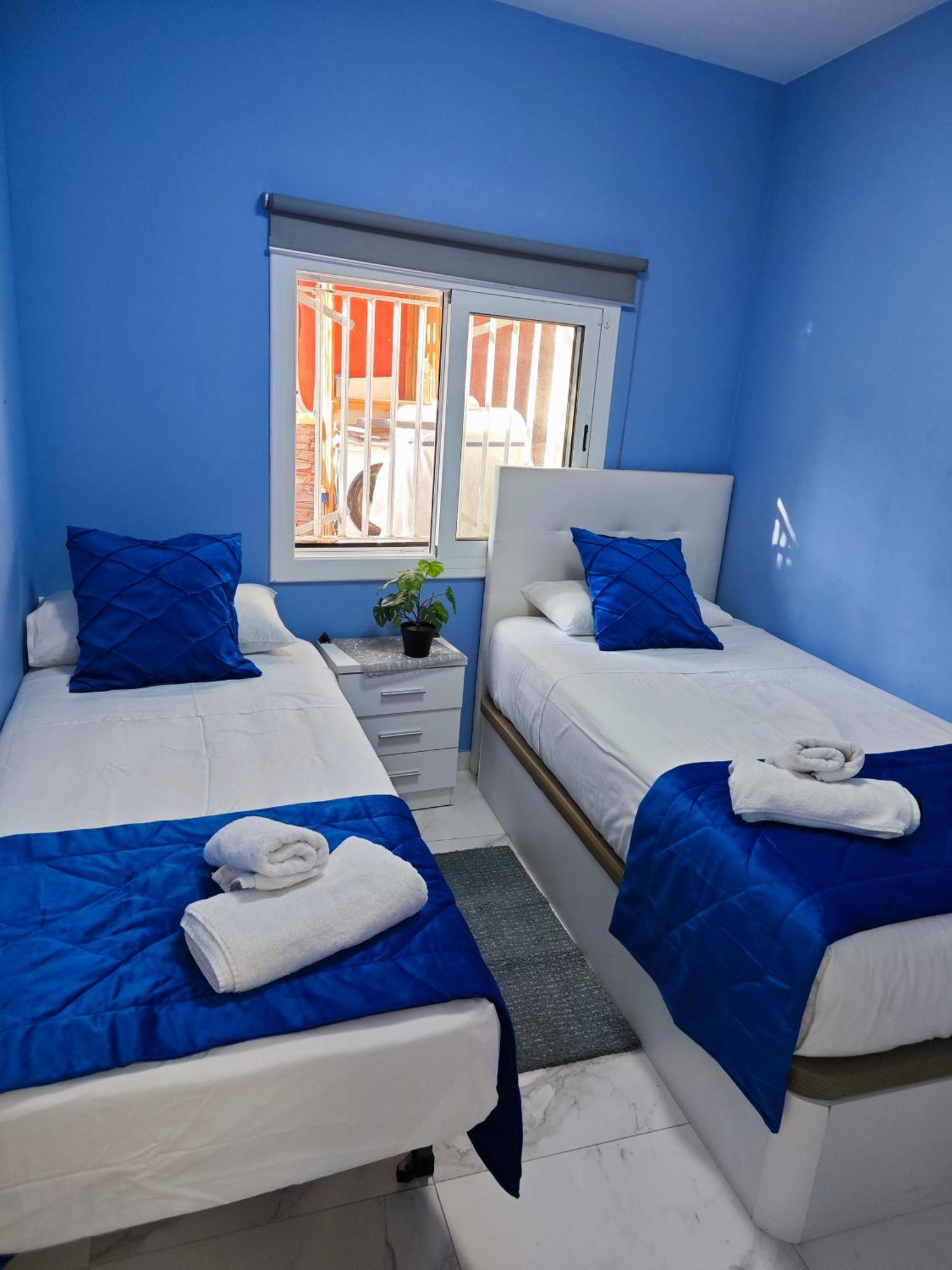 圣埃斯特韦·塞斯罗维尔Relax House Barcelone别墅 外观 照片